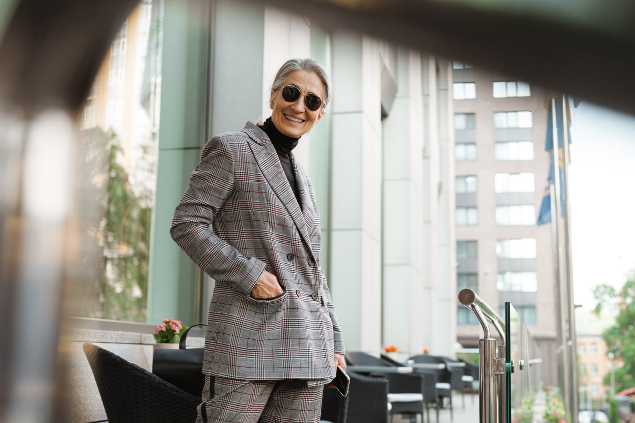 Color Theory in Practice: Choosing Colors That Enhance Your Look